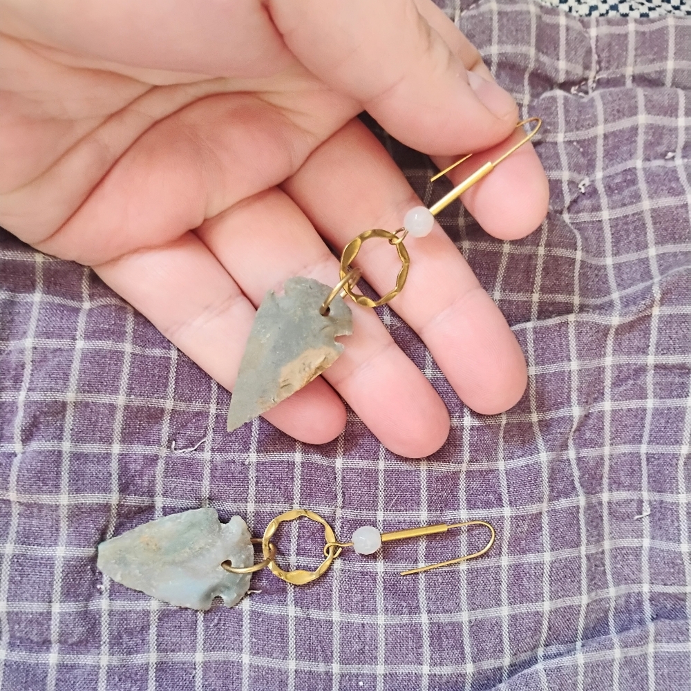 Hammered Drop Arrowhead Earrings - Picture 3 of 3